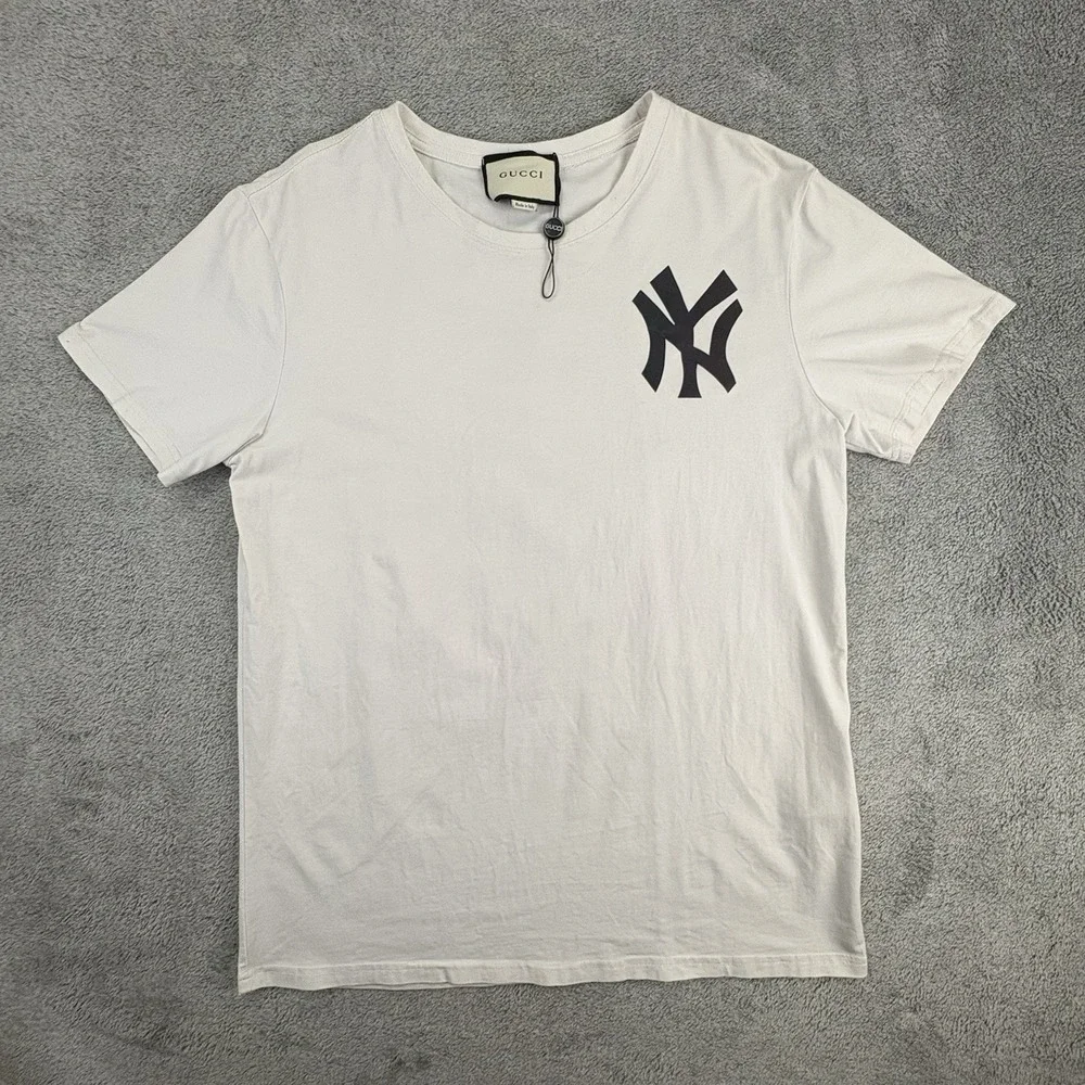 Gucci NY  T Shirt Make In Italy Size Medium